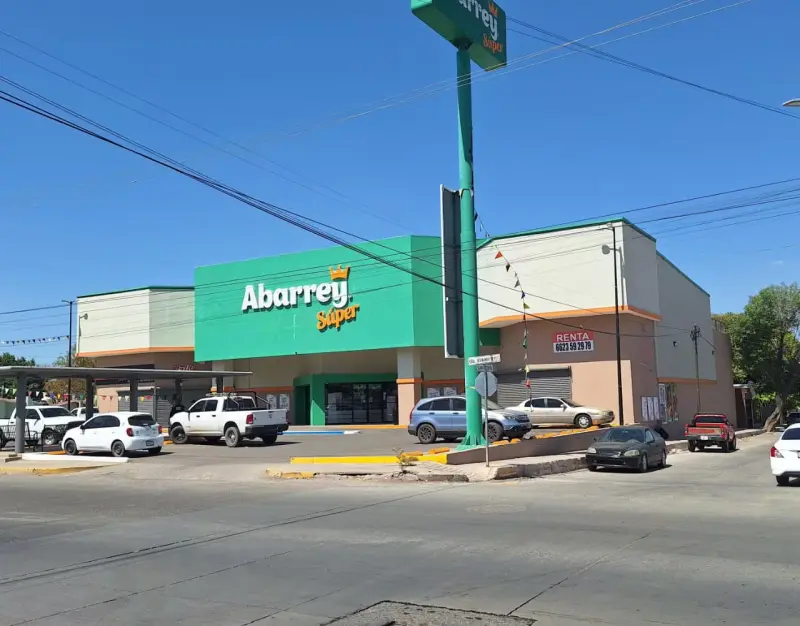 Supermercado de Hermosillo reporta posible explosión; intervención de bomberos y policía