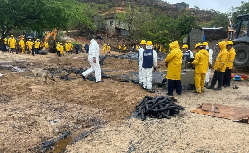 PEMEX confirma derrame de combustóleo en Salina Cruz; incidentes sufren incremento