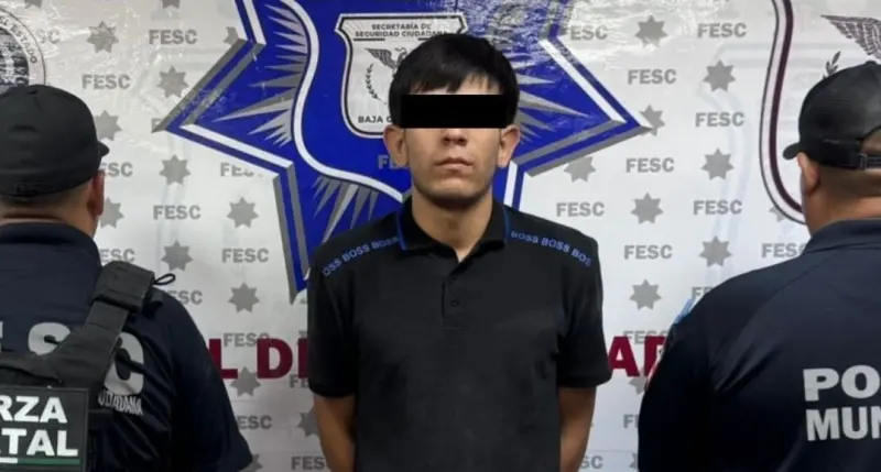 En carro robado y con droga, detienen a joven de 18 años tras persecución