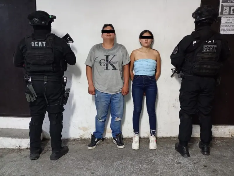 Detienen a pareja con presunta droga en Santa Catarina