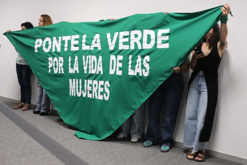 ?Comisión de Justicia retrasa debate sobre aborto; Congreso de Guanajuato al filo del desacato ante la SCJN