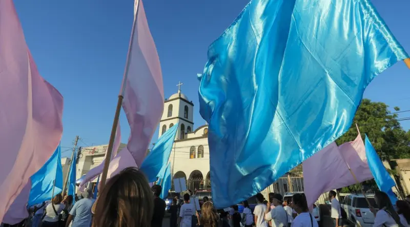 Suenan 49 campanadas en memoria de los niñas y las niñas que murieron en incendio de ABC