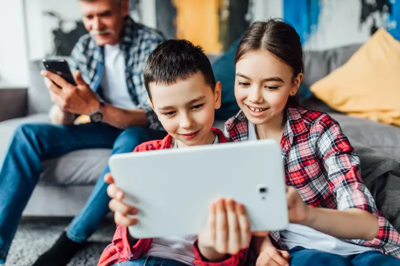 Iglesia advierte riesgos de la inteligencia artificial en niños y pide debate ético