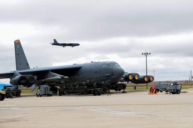 ¿Cómo es el bombardero B-52? Así se ve la aeronave de batalla de EU que se estrelló en California