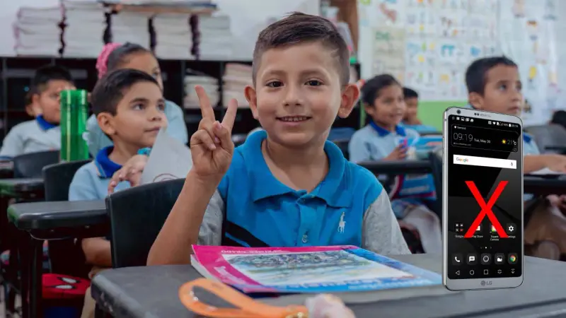 ¿Está prohibido llevar celular a la escuela? Así regulan 11 estados el uso de dispositivos durante las clases y qué sanciones pueden aplicar