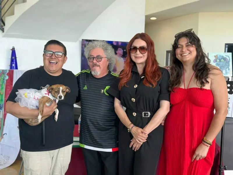 Huellitas Enjambre suma arte y causa animal