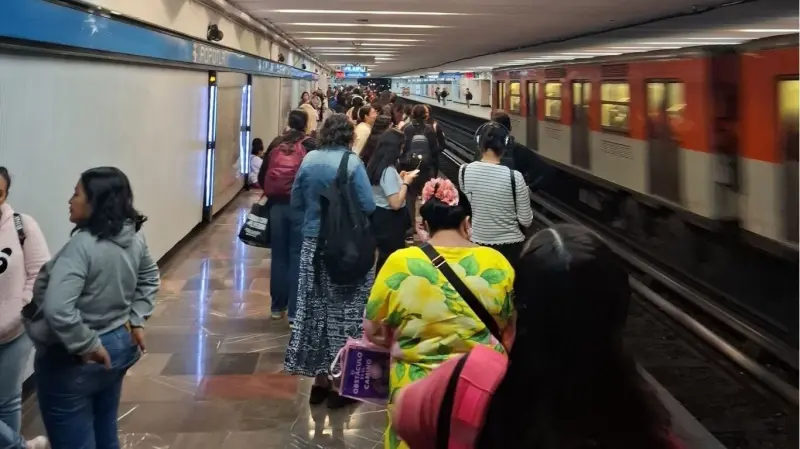 Fuertes lluvias desatan caos en CDMX: seis líneas del Metro operan con retrasos