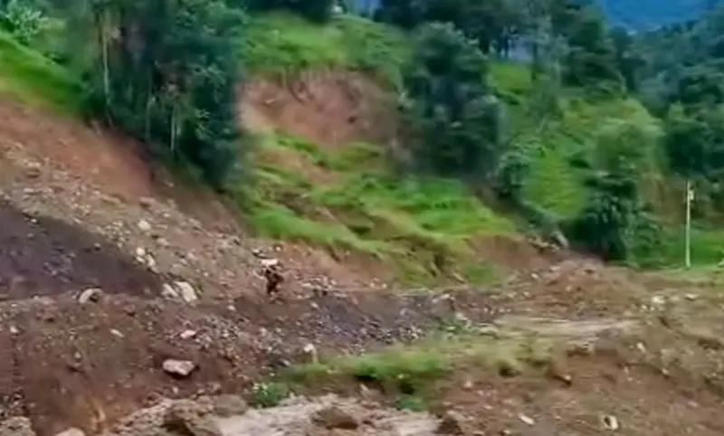 Supervisan afectaciones por lluvias en comunidad de Tenango de Doria