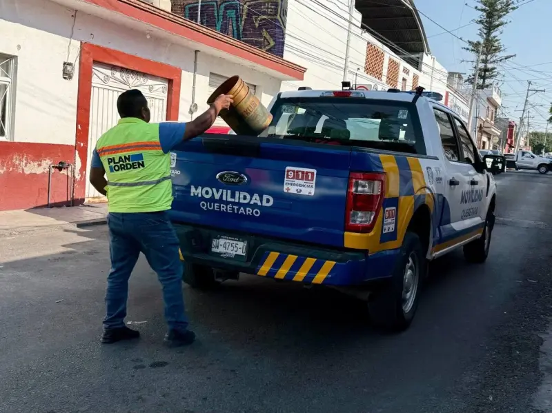 Botes, cajas y hasta piedras… Municipio vs “viene vienes” decomisa más de 2 mil apartados