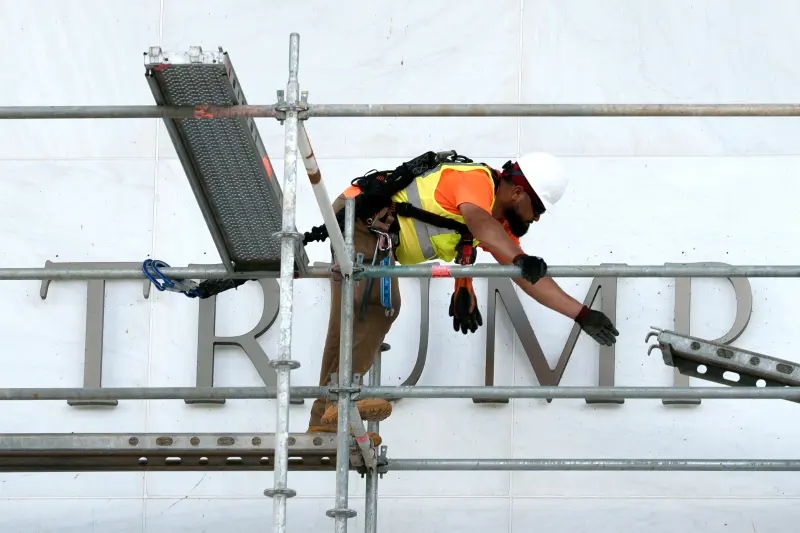Retiran nombre de Trump del Kennedy Center: juez ordena devolver identidad al recinto