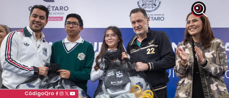 Entregan auditorio en secundaria de Lomas de Casa Blanca