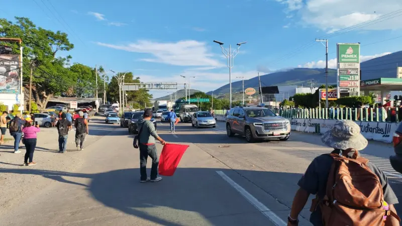 Libera CETEG la Autopista del Sol tras lograr acuerdos con autoridades