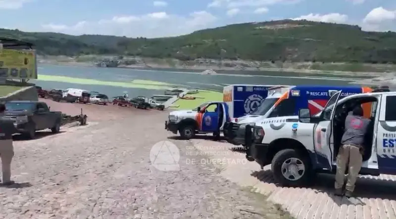 Volcadura en presa Zimapán deja una persona muerta y activa búsqueda de cinco