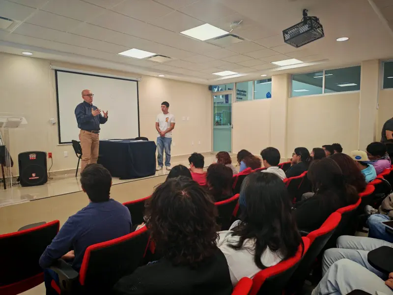 Fortalece UT Metropolitana formación laboral con apoyo de la industria