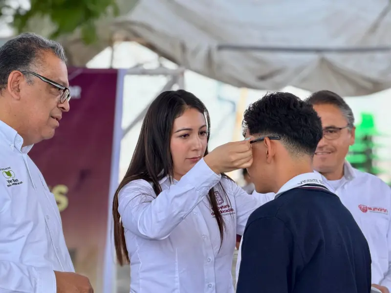 Beneficiarán lentes gratuitos a 13 mil estudiantes de secundaria: SEE