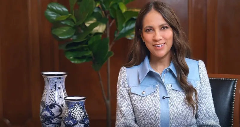 Envía Libia Dennise felicitación a los papás de Guanajuato
