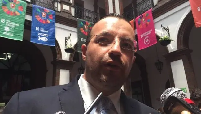 Niega Justo Núñez abuso y se aferra a su cargo con escueto mensaje