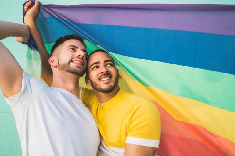 Vive el Orgullo Gay en España este 2026: fechas, destinos y experiencias