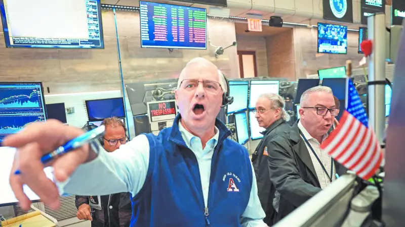Nasdaq perdió 4.6% en la semana por los semiconductores