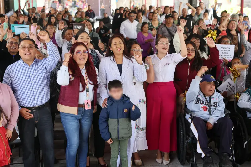 Entrega Chimalhuacán 105 auxiliares auditivos y aparatos funcionales
