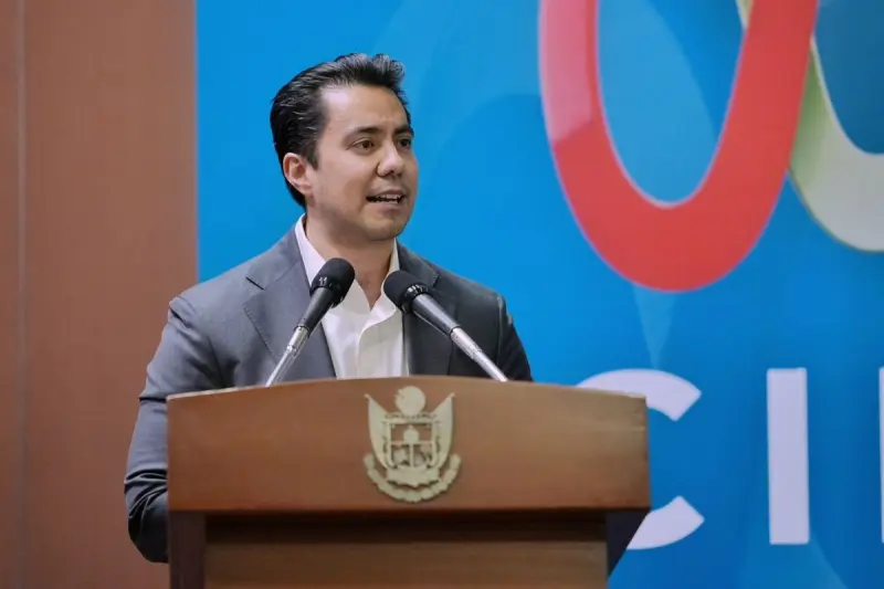 Felifer Macías asegura que presiona para que CFE atienda cortes de luz en Querétaro