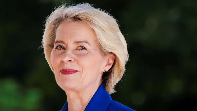 Ursula von der Leyen pide acción para regular acceso de jóvenes a las redes sociales