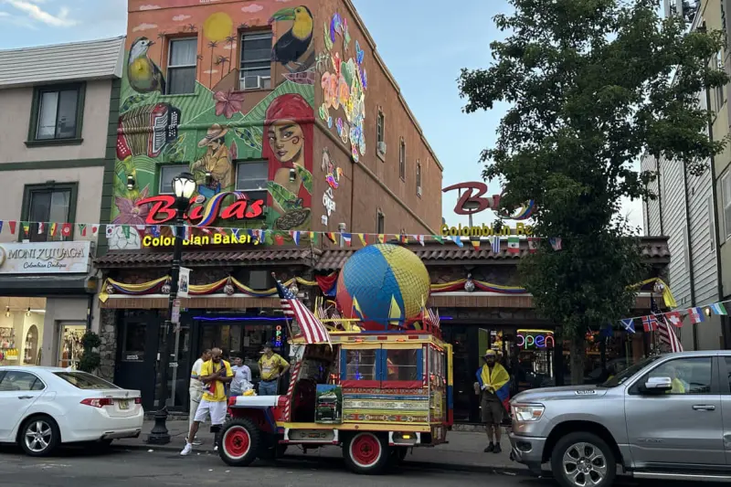 Se viste de tricolor Little Colombia en NJ por el debut en el Mundial
