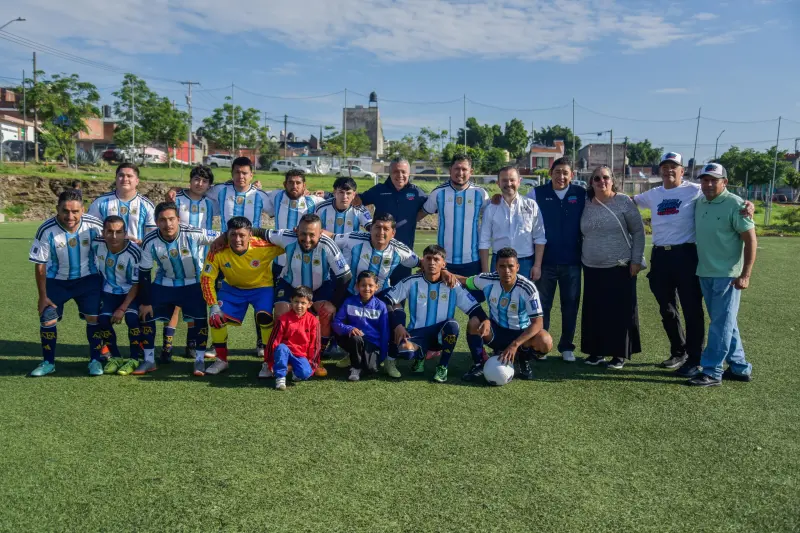 Impulsa Fausto Vallejo M el deporte y apoya a jóvenes de Misión del Valle