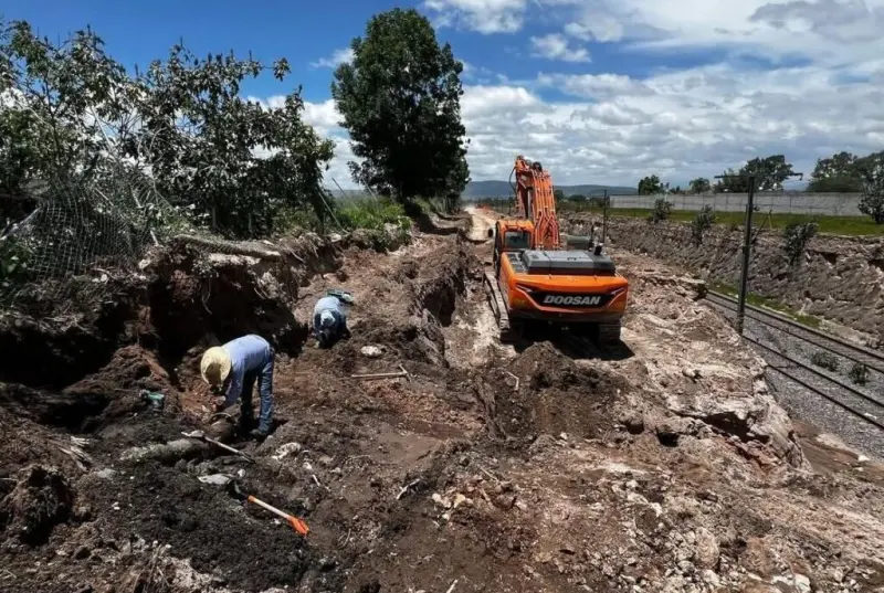 Por obras del Tren México-Querétaro suspenderán servicio del agua a la zona poniente de San Juan del Río este miércoles.