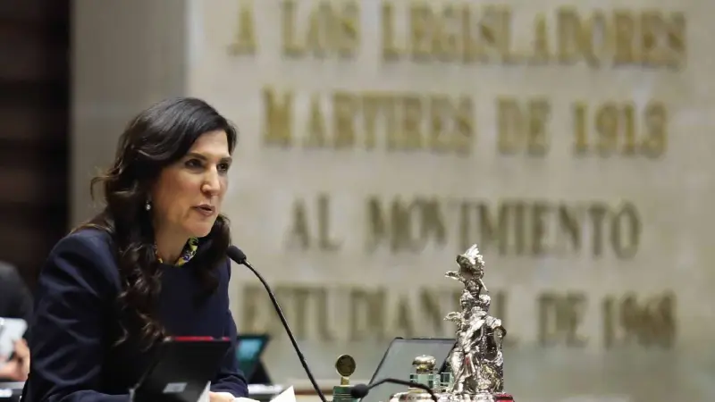 Kenia López se pone del lado de Sara Carter, zar antidrogas de EU que va por los políticos mexicanos