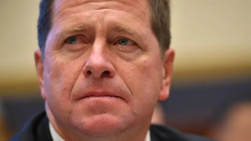 Trump nombra a Jay Clayton como próximo jefe de inteligencia
