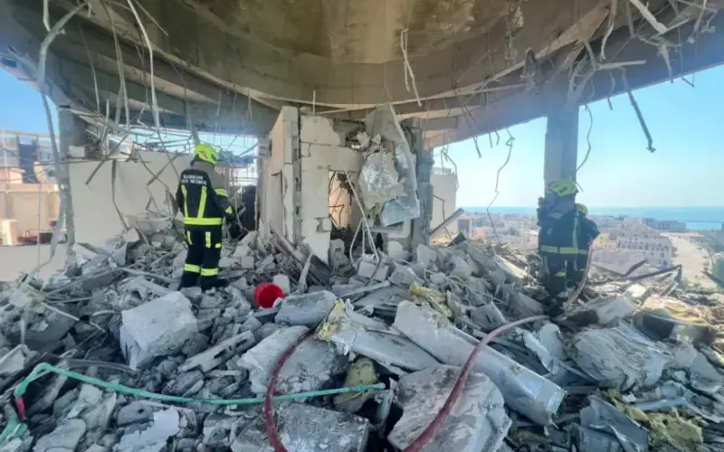 Irán lanza ataques de represalia contra bases militares de Estados Unidos en Kuwait y Bahréin; ambos países confirman que no hubo víctimas mortales