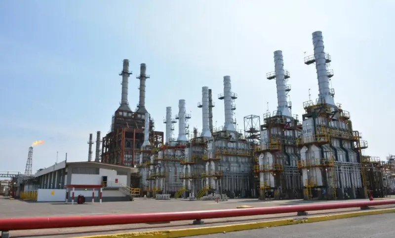 Fuga en refinería de Pemex en Salina Cruz activa protocolos de seguridad