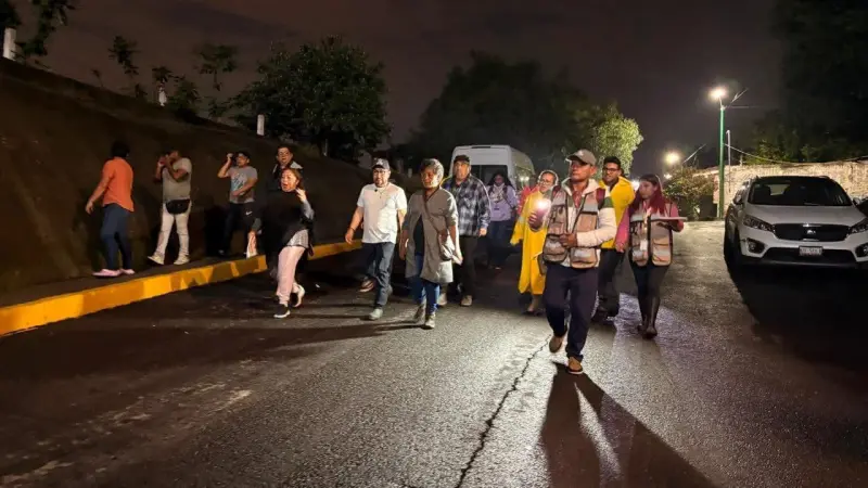 Supervisan daños y aceleran limpieza tras inundación en Izcalli