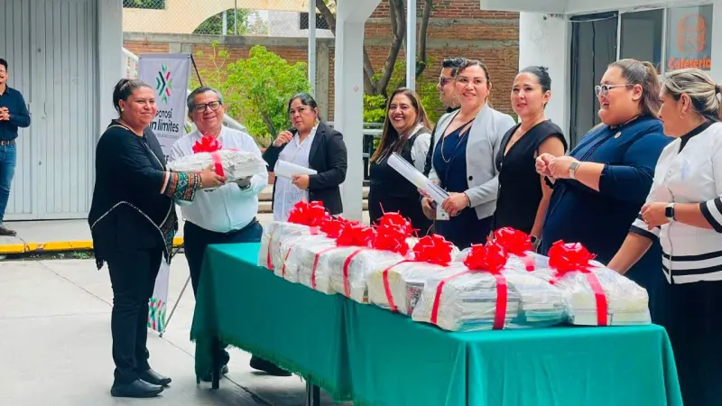 Entrega SEGE mil 786 libros a escuelas normalistas