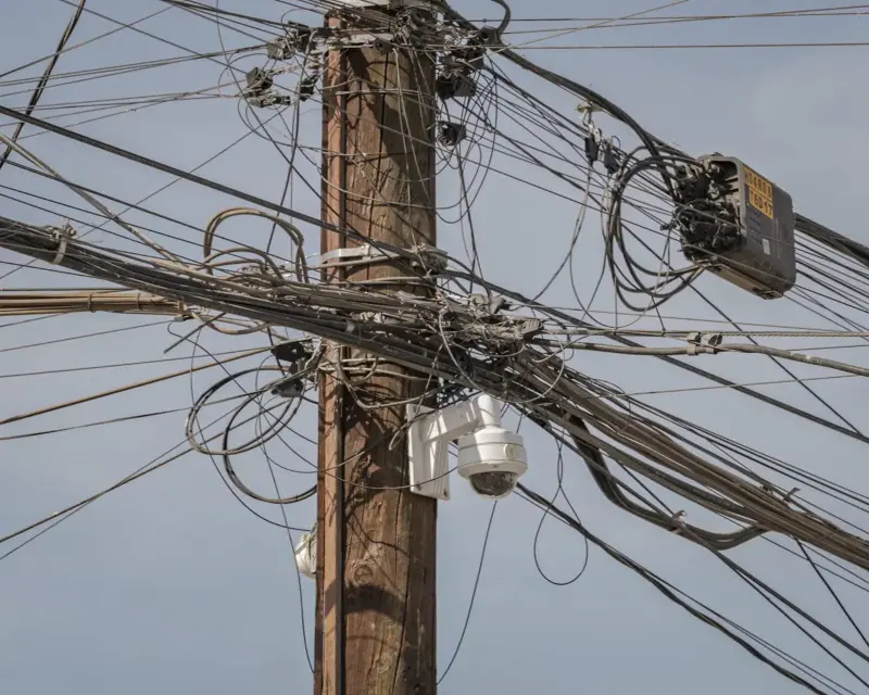 Adiós cableado antiguo: Analizan aplicar multas por cableado en desuso en Mexicali