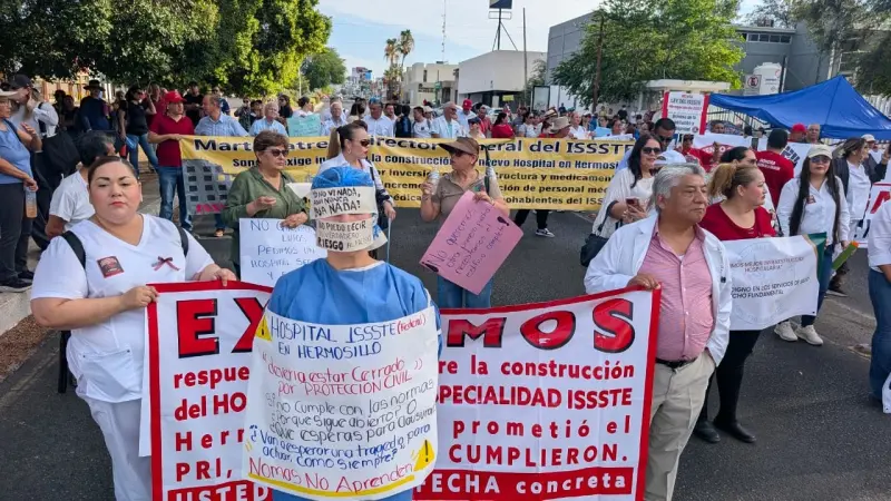 Bloquean bulevar Morelos frente al Issste en Hermosillo; exigen nuevo edificio y denuncian que el hospital ya no debe operar