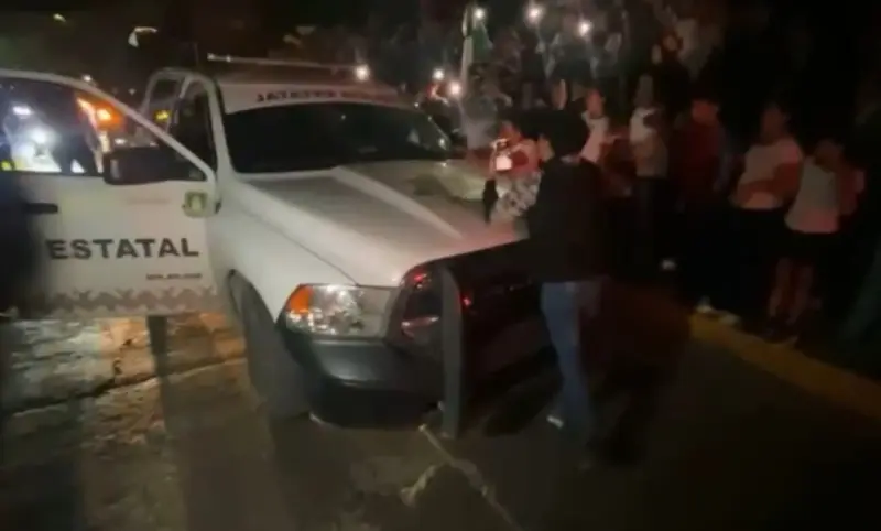 Lanzan policías gas lacrimógeno contra aficionados en Chilpancingo