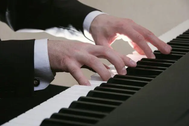 Percepción y músculos en la interpretación musical