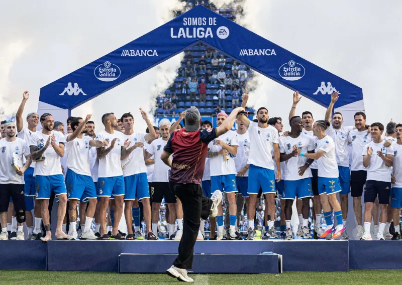 Racing y Deportivo regresan a Primera mientras cuatro históricos se disputan el tercer billete en un play-off