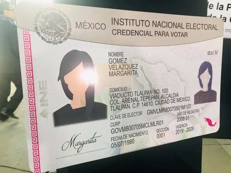 Ciudadanos podrán elegir el género de su credencial del INE sin trabas