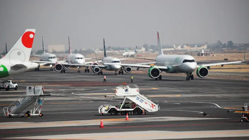 Vuelo de Aeroméxico aborta despegue en el AICM al encontrar otra aeronave rodando en la pista