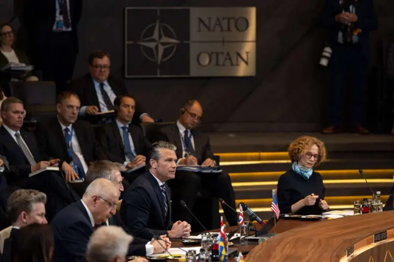 Trump hace temblar a Europa con una revisión histórica de su papel en la OTAN