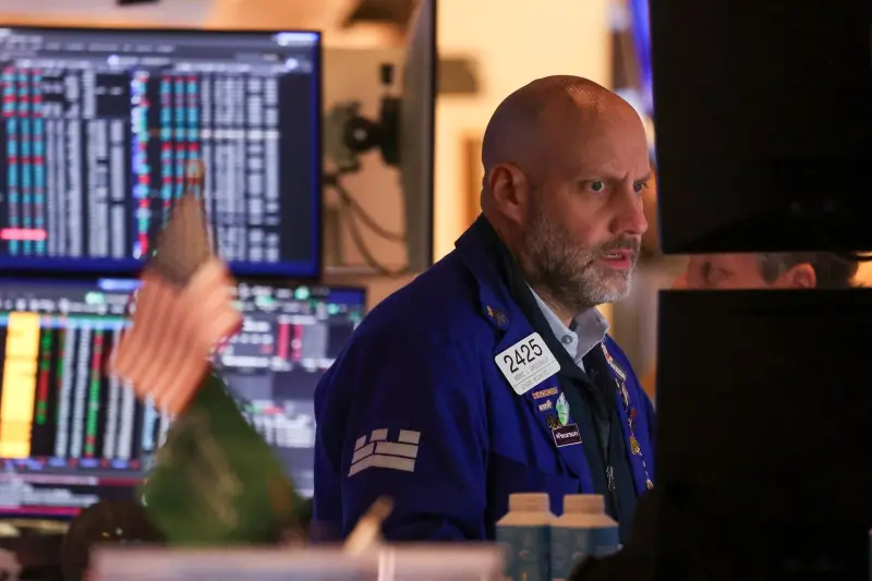 Wall Street cierra ‘ni fu, ni fa’: ¿Qué indicadores tuvieron jornada positiva HOY?