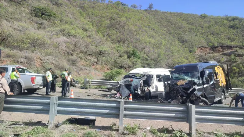 Sube a 8 cifra de muertos por choque en la Cuacnopalan–Oaxaca