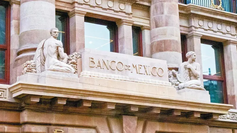 Tasas de Cetes operan mayormente a la baja en subasta de Banxico