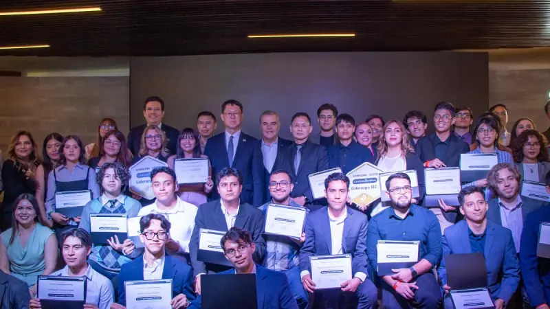Impulsan formación tecnológica para cerrar brechas laborales juveniles