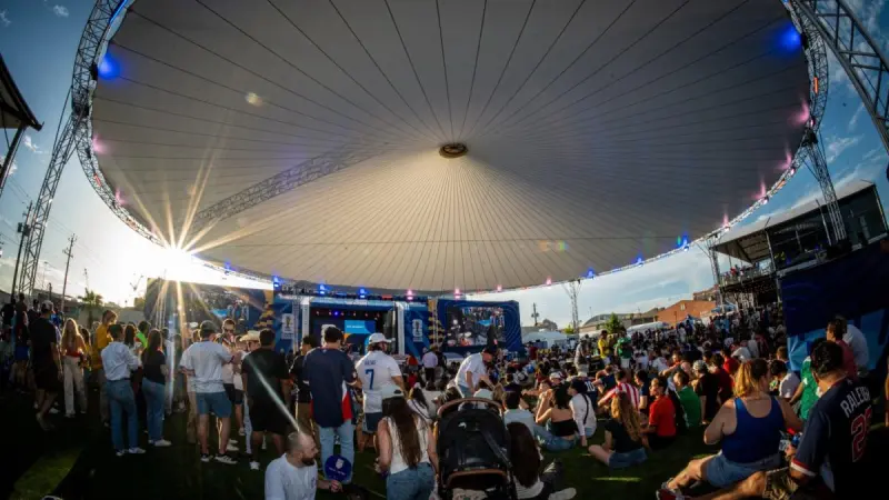 Fan Fest de Houston se llena pese al intenso calor de Texas de hasta 38 grados