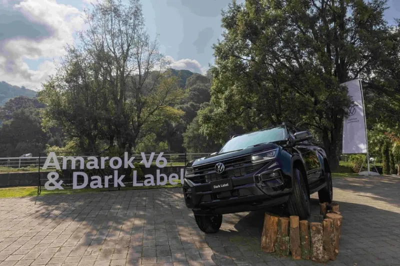 Volkswagen Amarok 2026 estrena motor V6, tiene más torque que muchos deportivos y es más práctico que una SUV