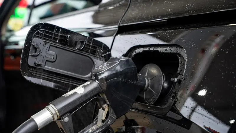 Gasolina en EU suma cuatro semanas consecutivas a la baja; está a 18.87 pesos por litro